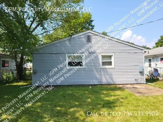 Building Photo - 8152 Nightingale St