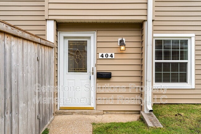 Photo - 404 Granville Rd House