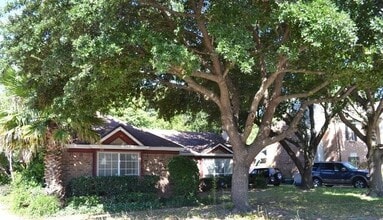 Building Photo - 912 Nora Ln