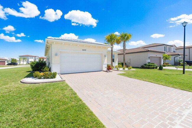 Building Photo - 8450 NW Greenbank Cir