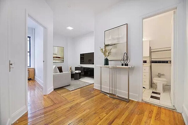 Building Photo - 301 East 53rd Street