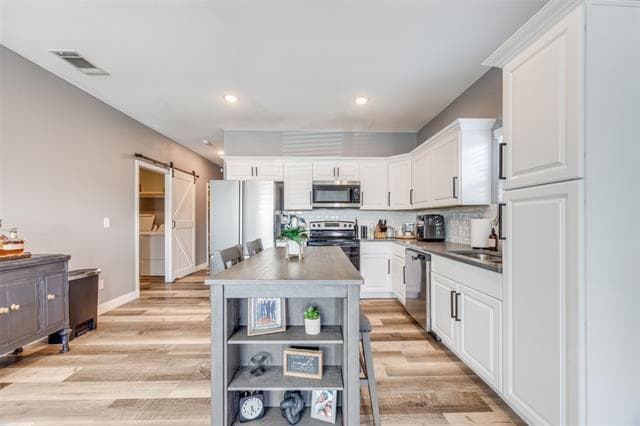 Building Photo - 1429 E Odneal St