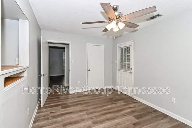 Building Photo - 3878 Winwood Dr