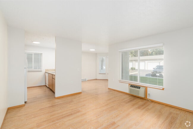 1BR, 1BA - 820SF - Living Room - The Lusitano
