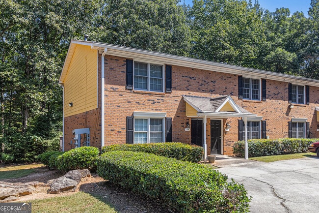 Building Photo - 2202 Highpoint Rd