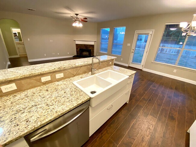 Kitchen - 1231 Sandhill Crane