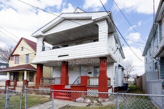 Building Photo - 3131 W 58th St