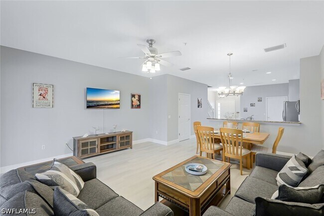 Foto del edificio - 836 Hampton Cir