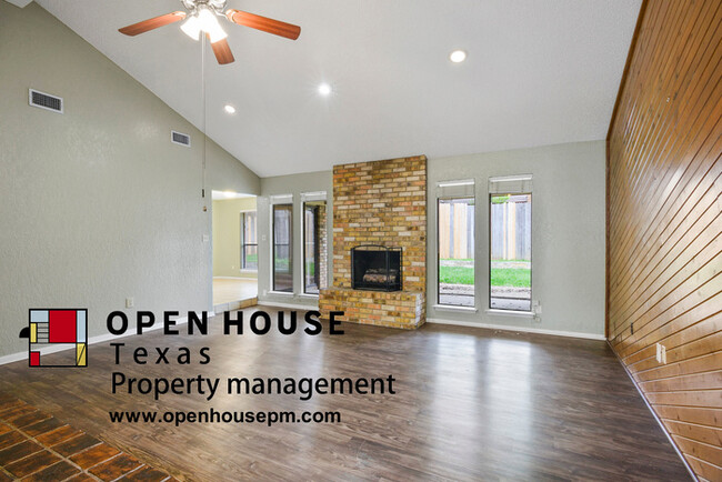 Foto del edificio - 5703 Sagebrush Trail, Arlington