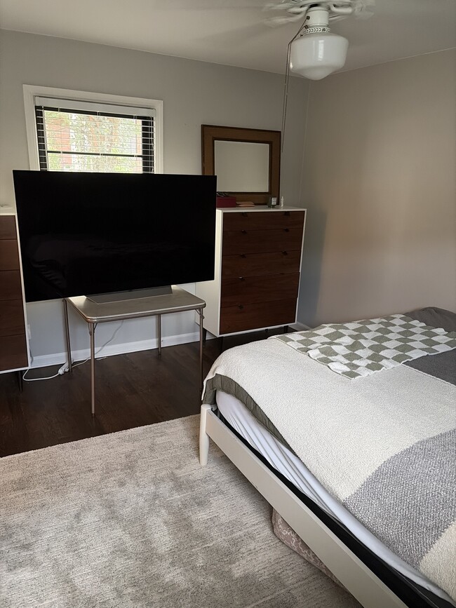 Foto del edificio - 583 N Old Woodward Ave