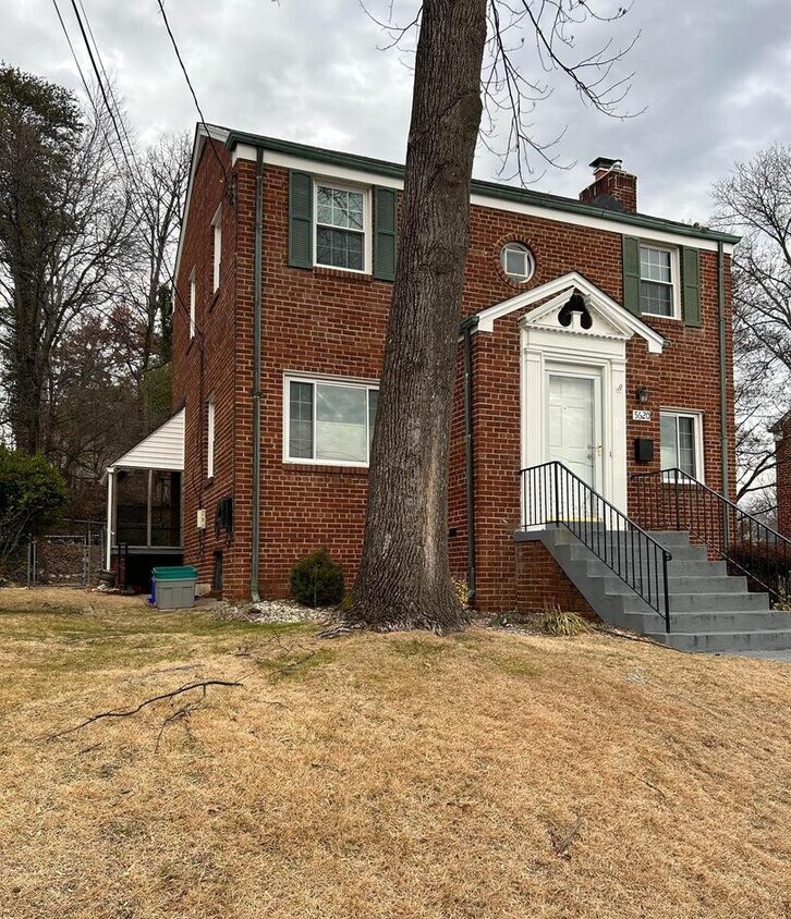 Primary Photo - 5620 Hawthorne St