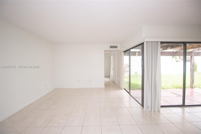 Foto del edificio - 10085 NW 6th Terrace