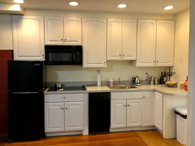 Building Photo - 109 Beacon St