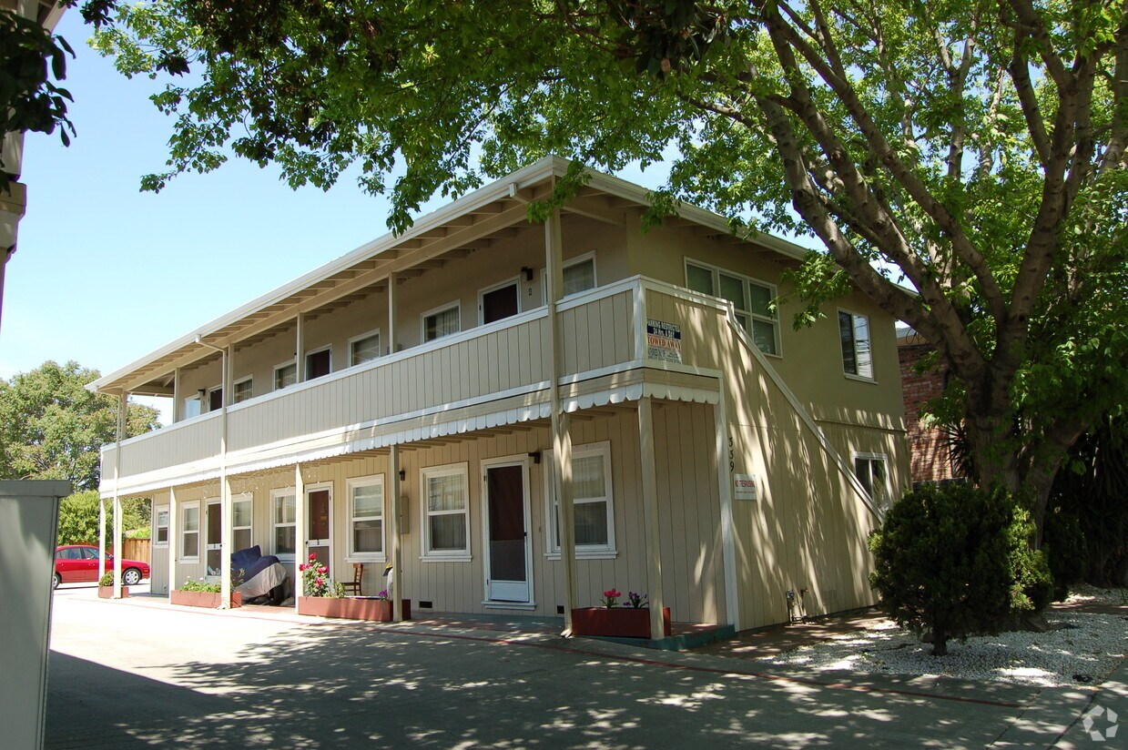 Building Photo - 339 Willow St