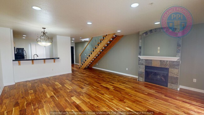 Foto del edificio - Stylish Condo Close To Nike & Intel - Pet Negotiable w/Pet Rent