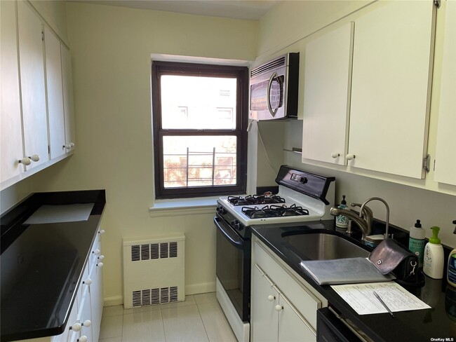 Building Photo - 102-45-102-67 67th Rd