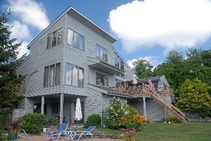 Primary Photo - 1 Gardiners Bay Dr
