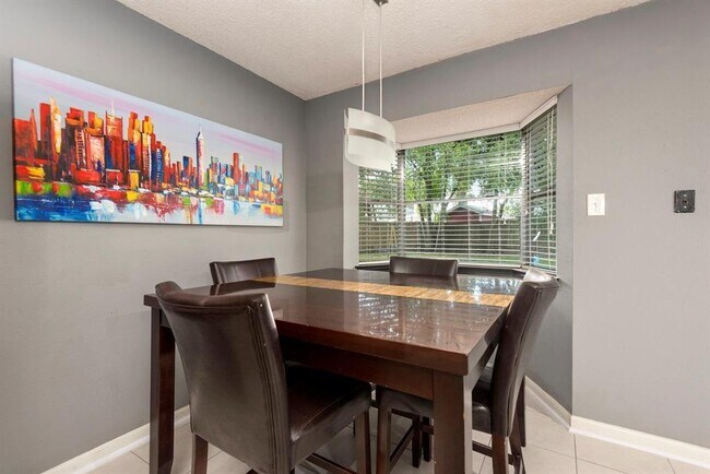 Foto del edificio - 7431 Pierrepont Dr