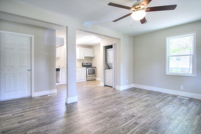 Building Photo - Price Reduced! Available 07/12/2024: Charm...