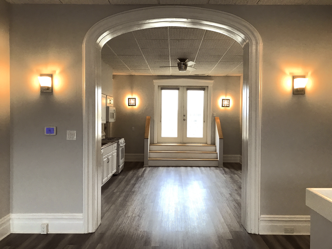 Spacious urban living - 706 E Main St