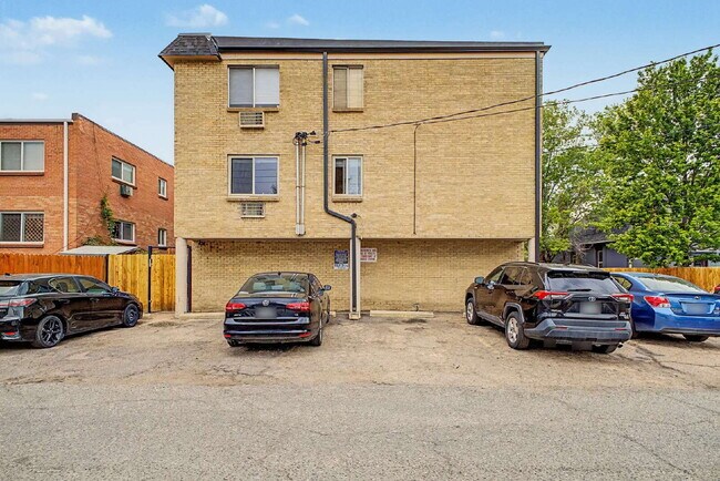 Foto del edificio - North Washington park one bedroom / one bath Apartment  for rent