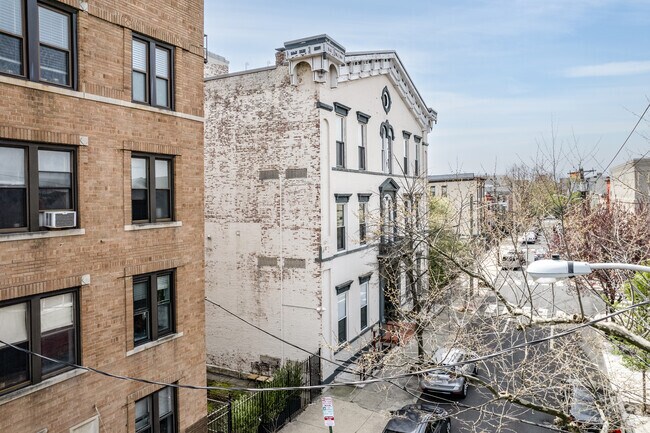 Foto del edificio - 154 Ogden Ave