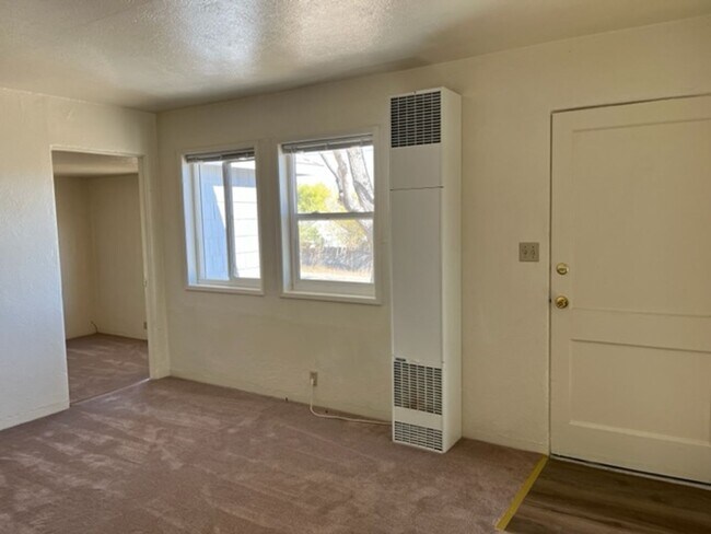 Building Photo - Charming 3 Bedroom 1 Bath Home in Bishop's...