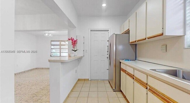 Foto del edificio - 3330 SW 2nd St