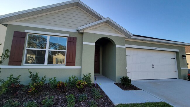 Building Photo - 3/2/2 Home in Riverbend, Sanford!