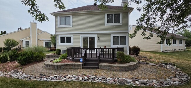 Building Photo - 380 Huntington Ct