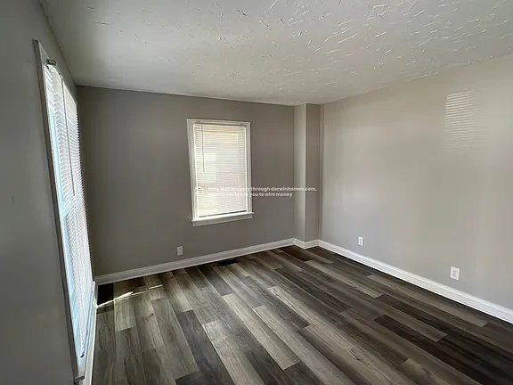 Foto del edificio - 3906 Jewell Ave