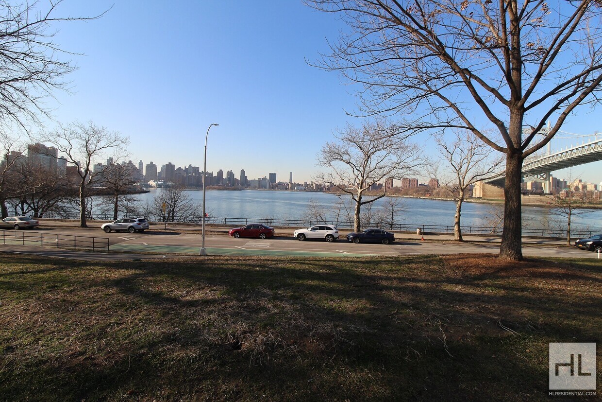 Primary Photo - 2 BEDROOM ON ASTORIA PARK SOUTH