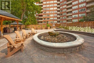 Building Photo - 10 Beechwood Pl