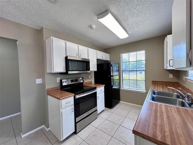 Foto del edificio - 1908 Rainy Meadows Dr