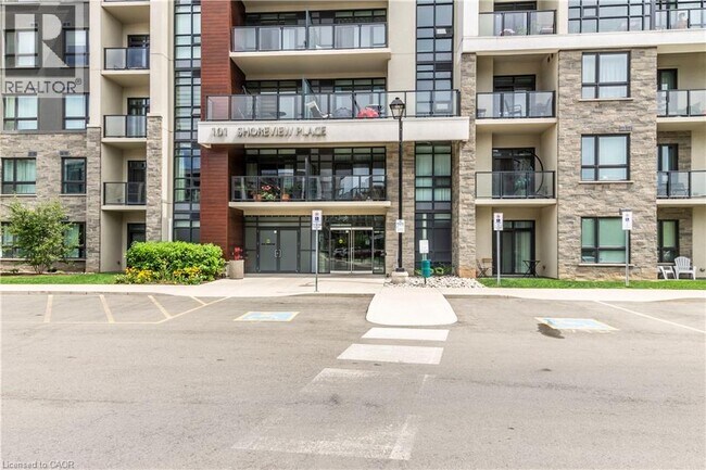 Building Photo - 101 Shoreview Pl