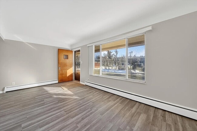 Building Photo - 23 W Burdick St