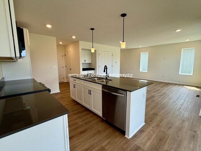 Foto del edificio - Brand-New 4 Bedroom Open w/Concept Living – Lee’s Summit Schools