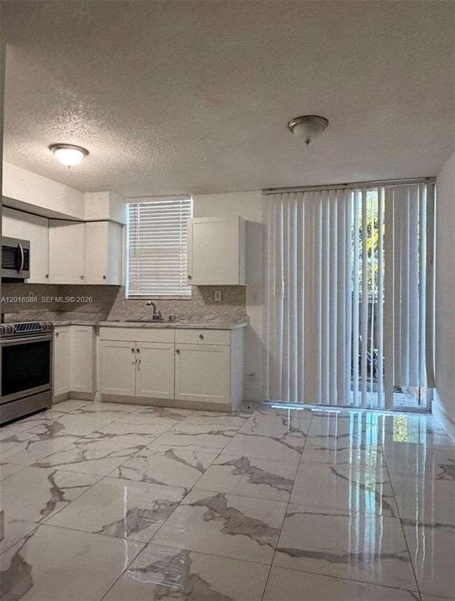 Foto del edificio - 6170 SW 68th St
