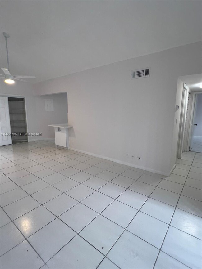 Foto del edificio - 216 Lake Pointe Dr