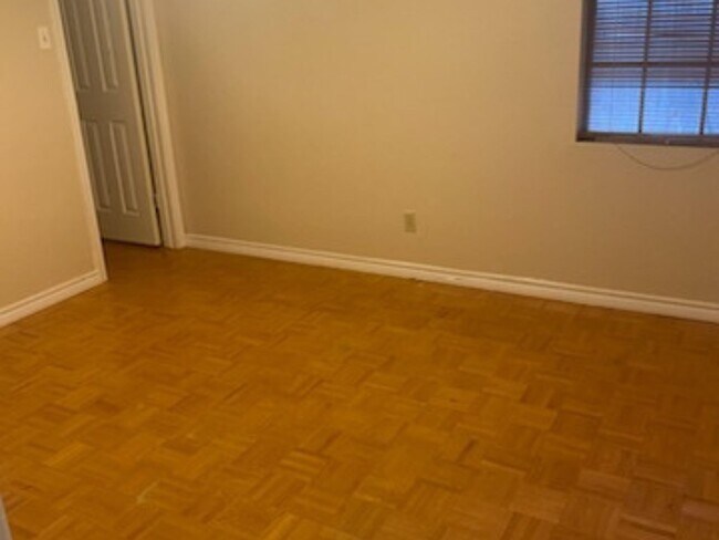 Foto del edificio - 1239 Brown Dr