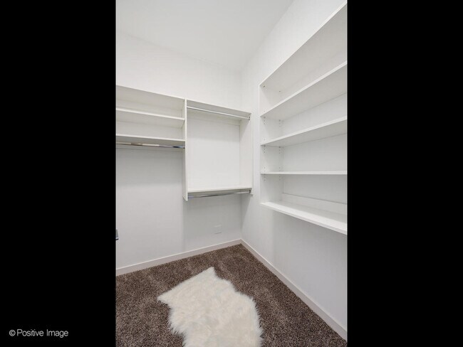 Foto del edificio - 7355 W Grand Ave