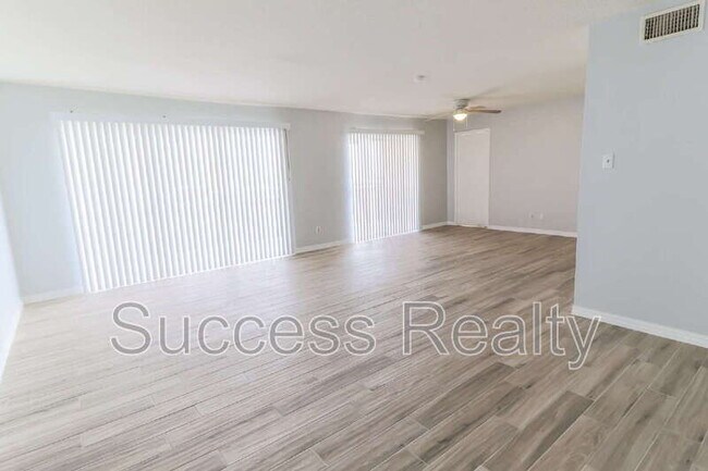 Foto del edificio - 4800 N Stanton St