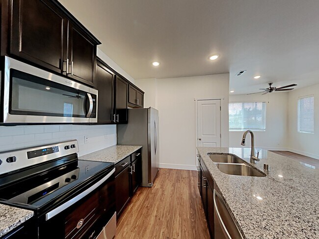 Building Photo - 33084 Ten Trails Parkway SE