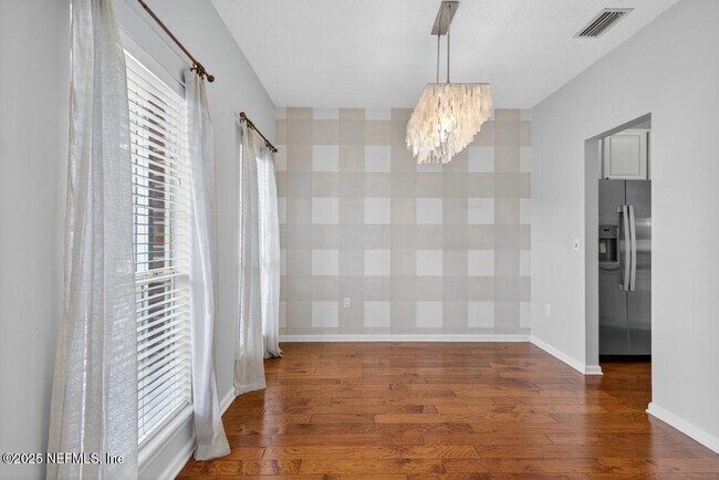 Foto del edificio - 12887 Dunns View Dr