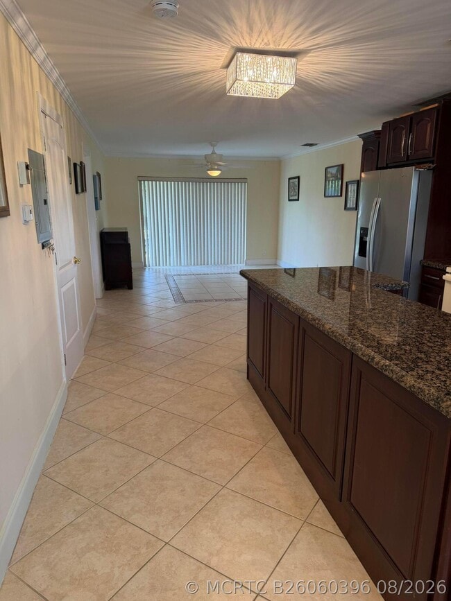 Building Photo - 8857 Bella Vista Dr