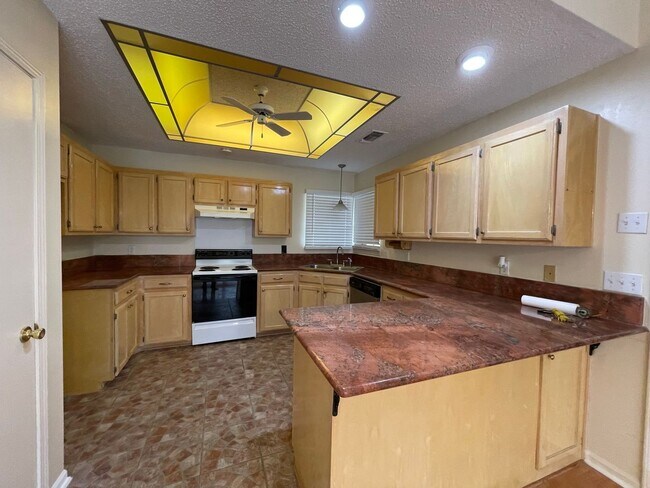 Foto del edificio - Beautiful 3BR Home in Summer Crossing