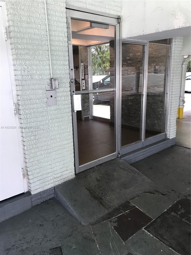 Foto del edificio - 1732 Meridian Ave