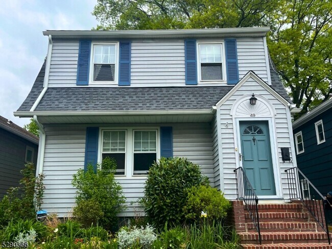 Building Photo - 49 Broadview Ave