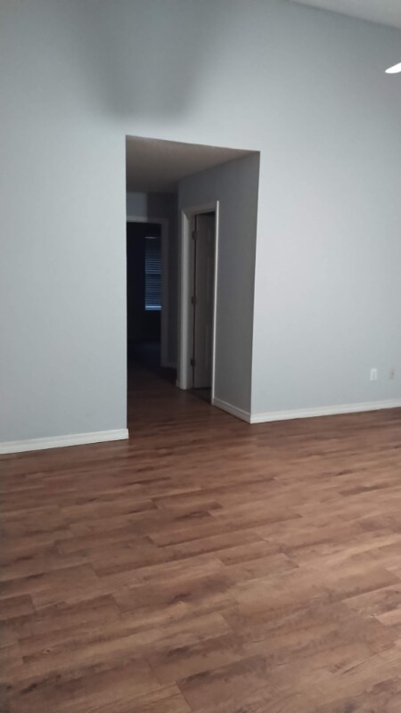 Foto del edificio - 8046 Brookside Ln