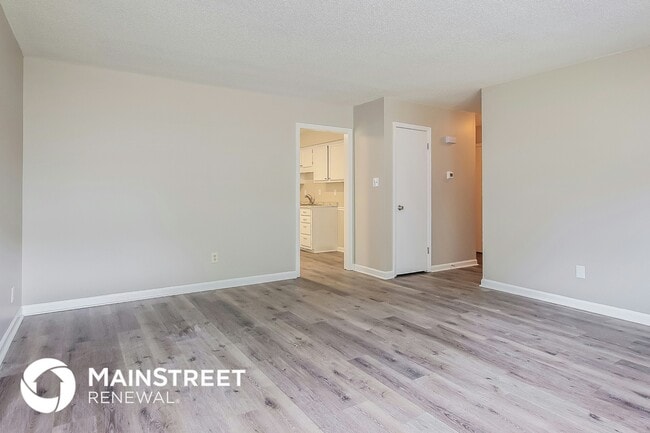 Building Photo - 413 Pineland Ave
